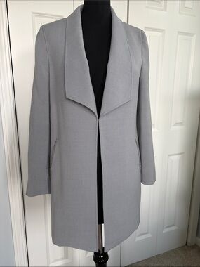 Tahari Women’s Light Gray Open-Front Coat. 10
Like new .